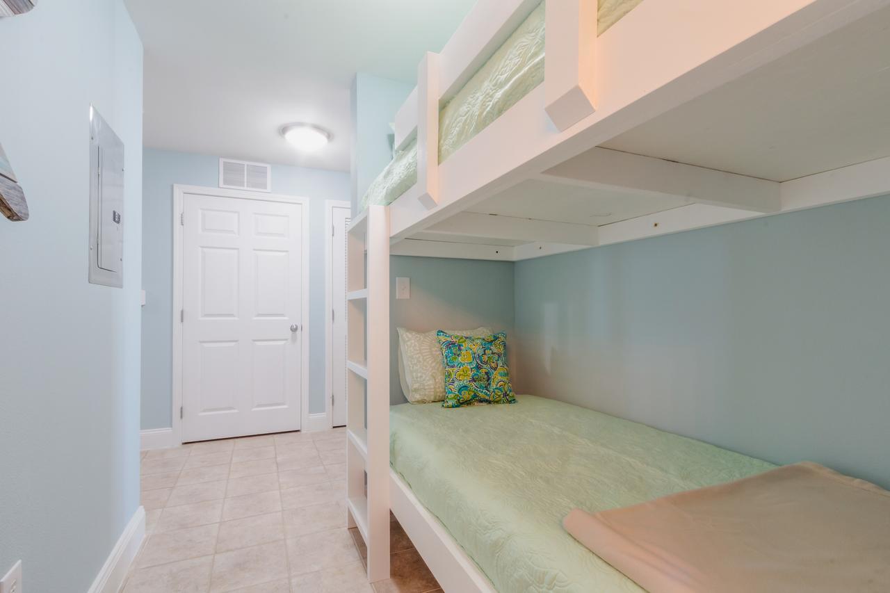 Laketown Wharf By Book That Aparthotel