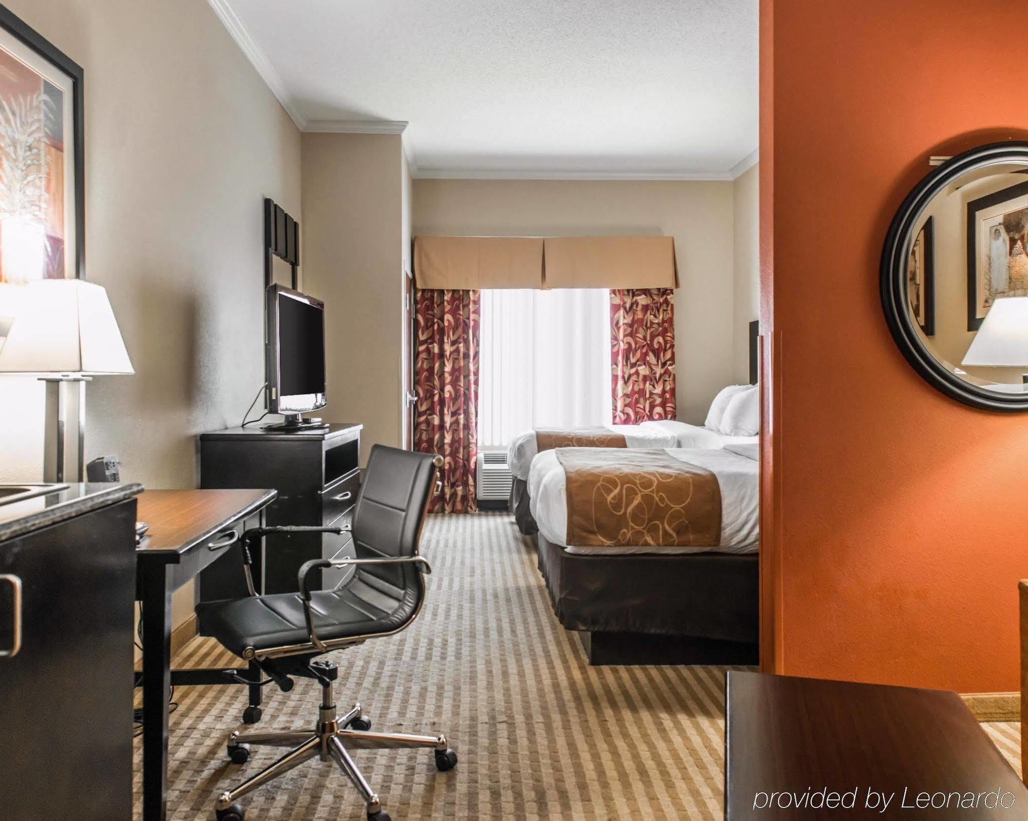 Hotel Comfort Near Tyndall Afb 3*
