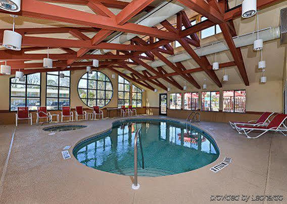 Comfort Near Tyndall Afb Hotel 3*