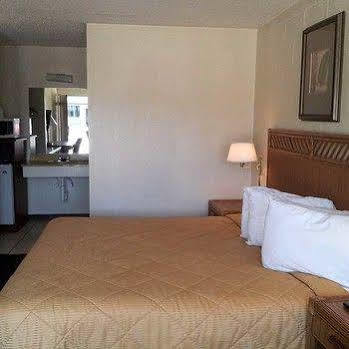 American Quality Motel Panama City
