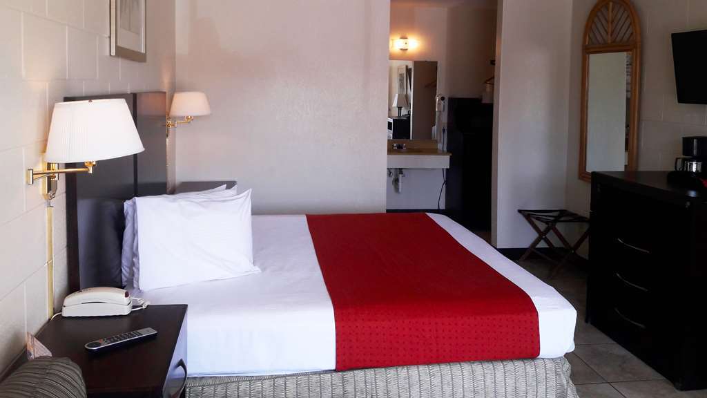American Quality 2* Panama City