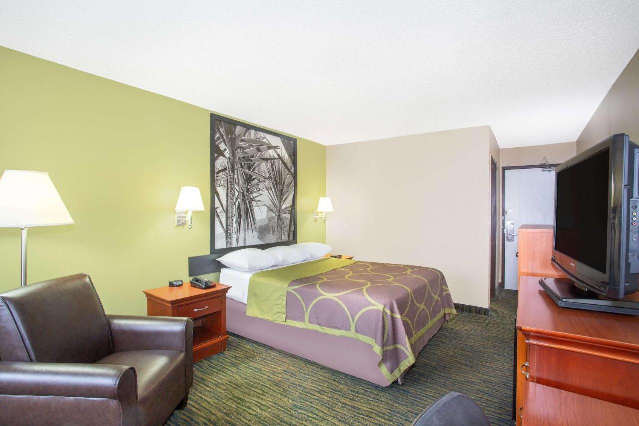 Hotel Super 8 By Wyndham 2*