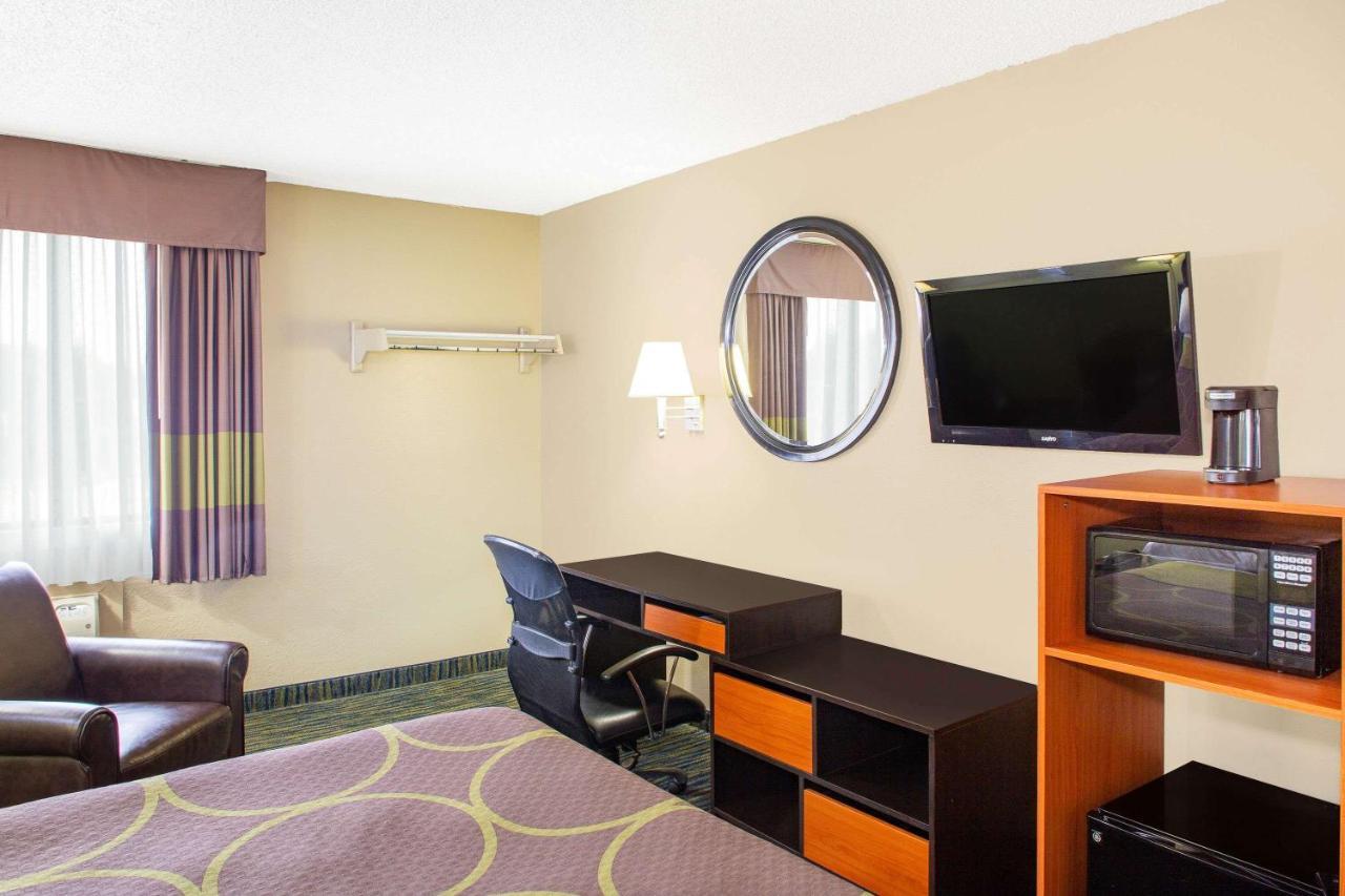 Hotel Super 8 By Wyndham 2*