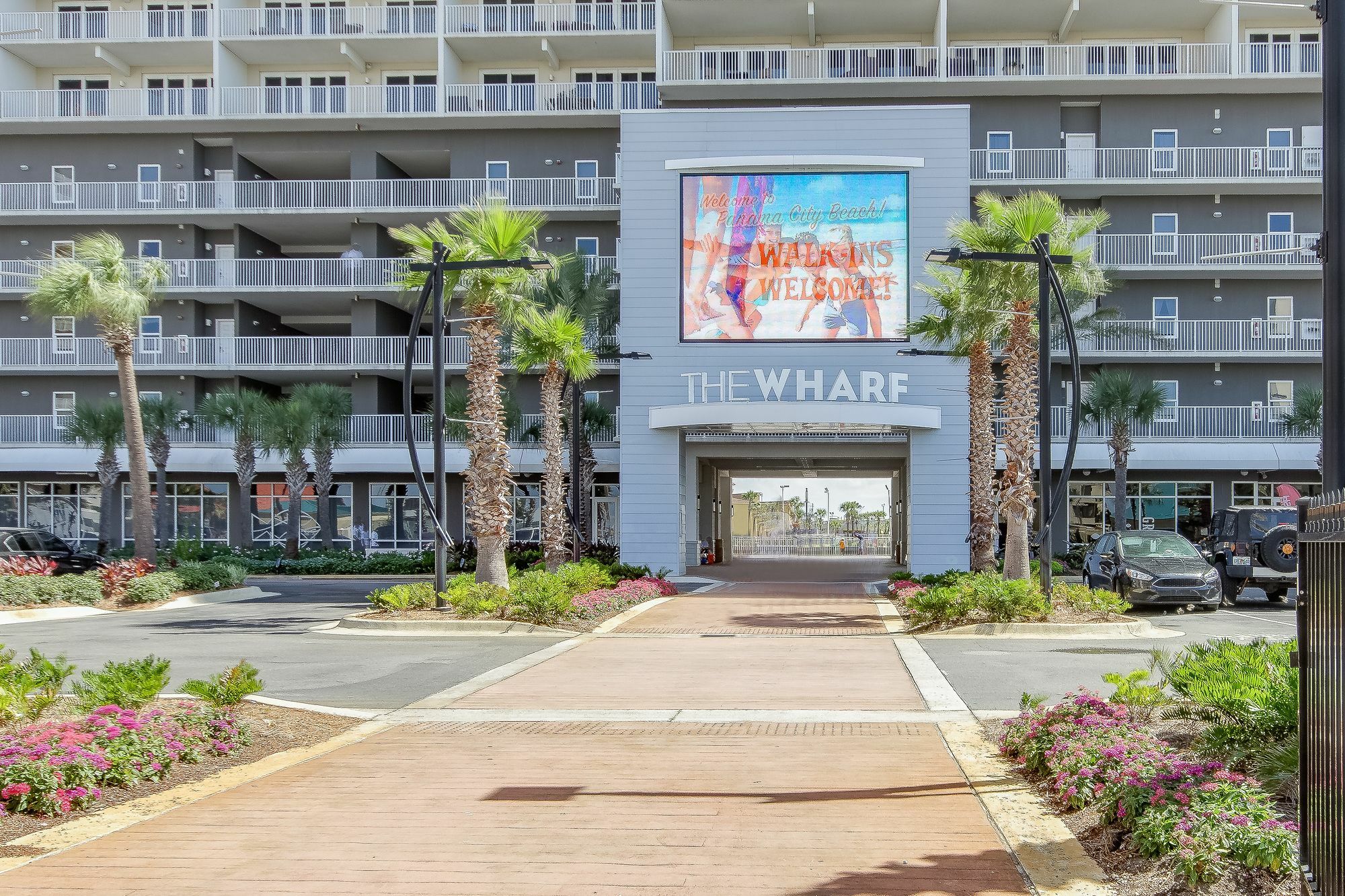 Laketown Wharf By Book That 3* Panama City