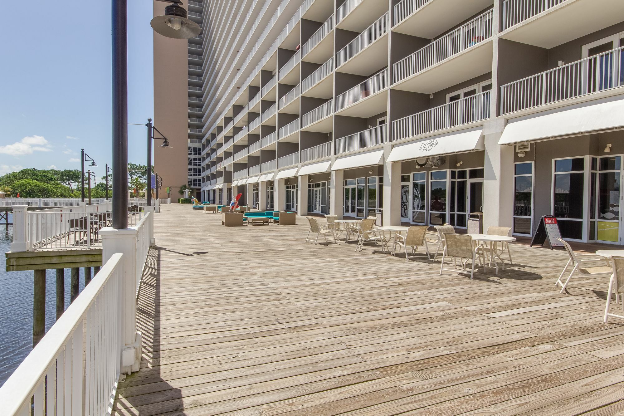 Laketown Wharf By Book That Aparthotel 3*