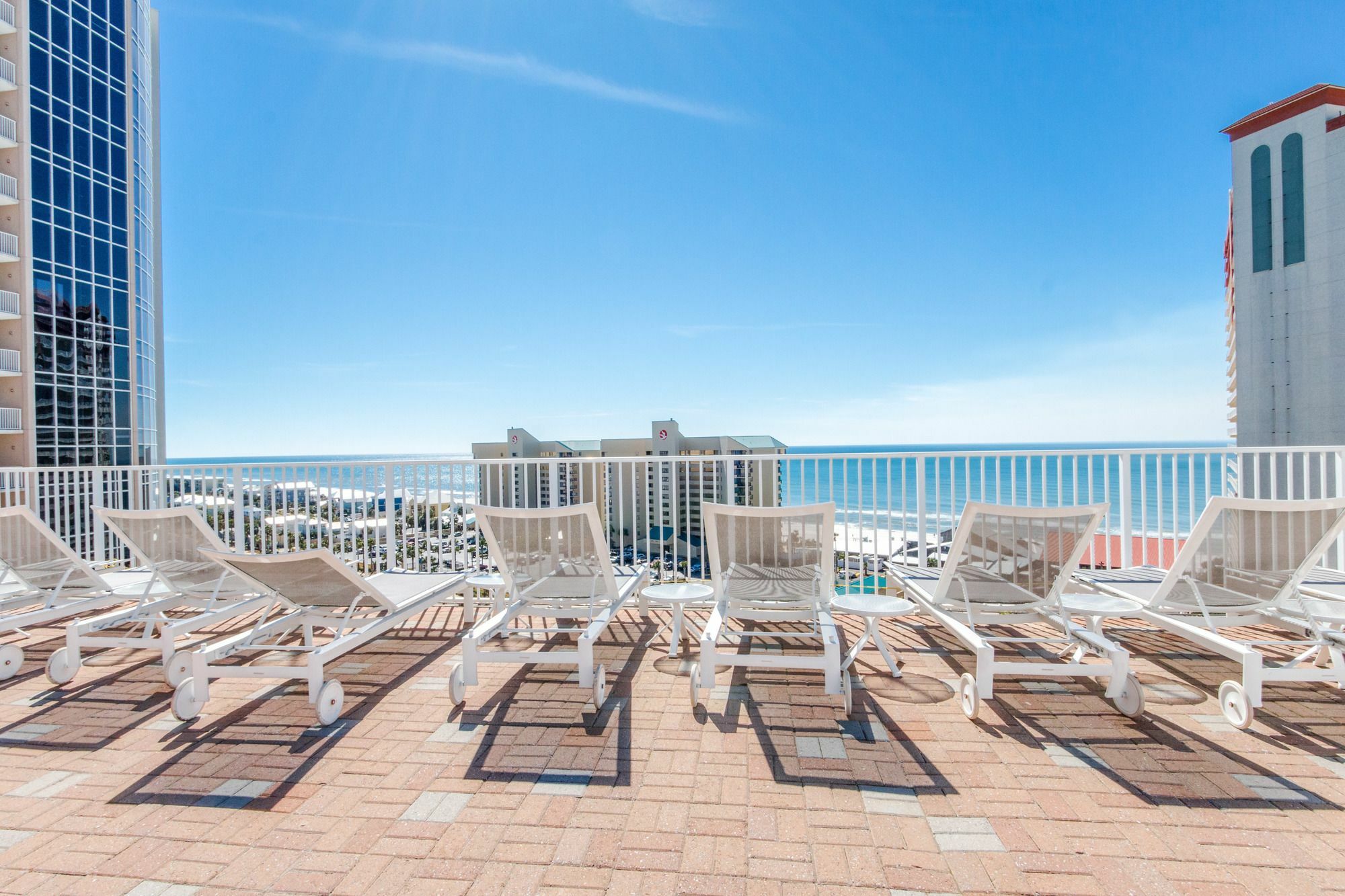Aparthotel Laketown Wharf By Book That