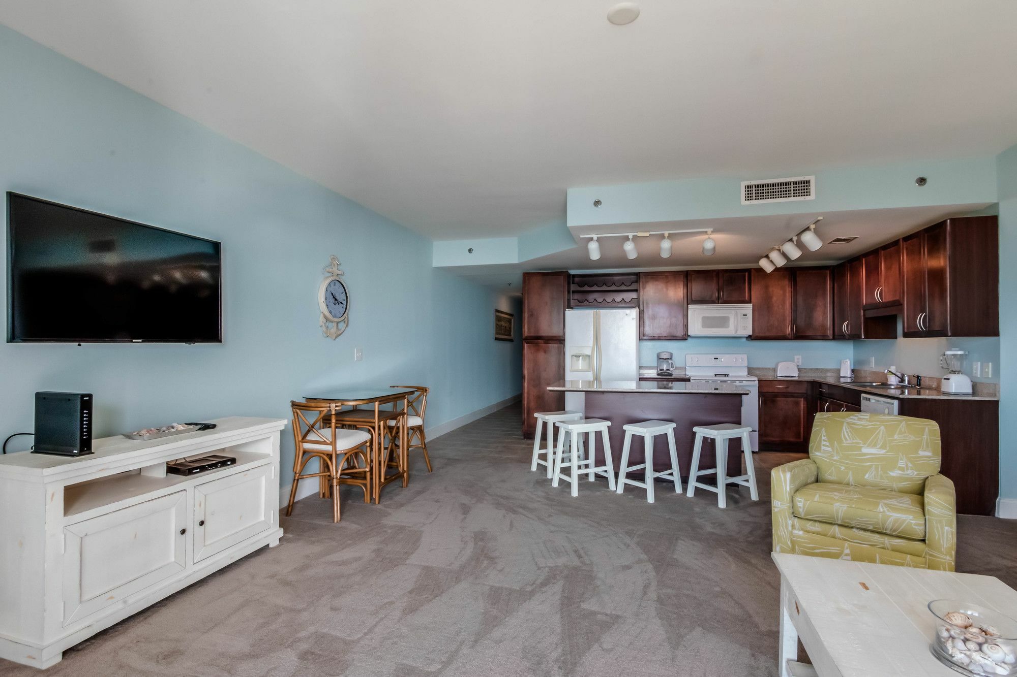 Aparthotel Laketown Wharf By Book That