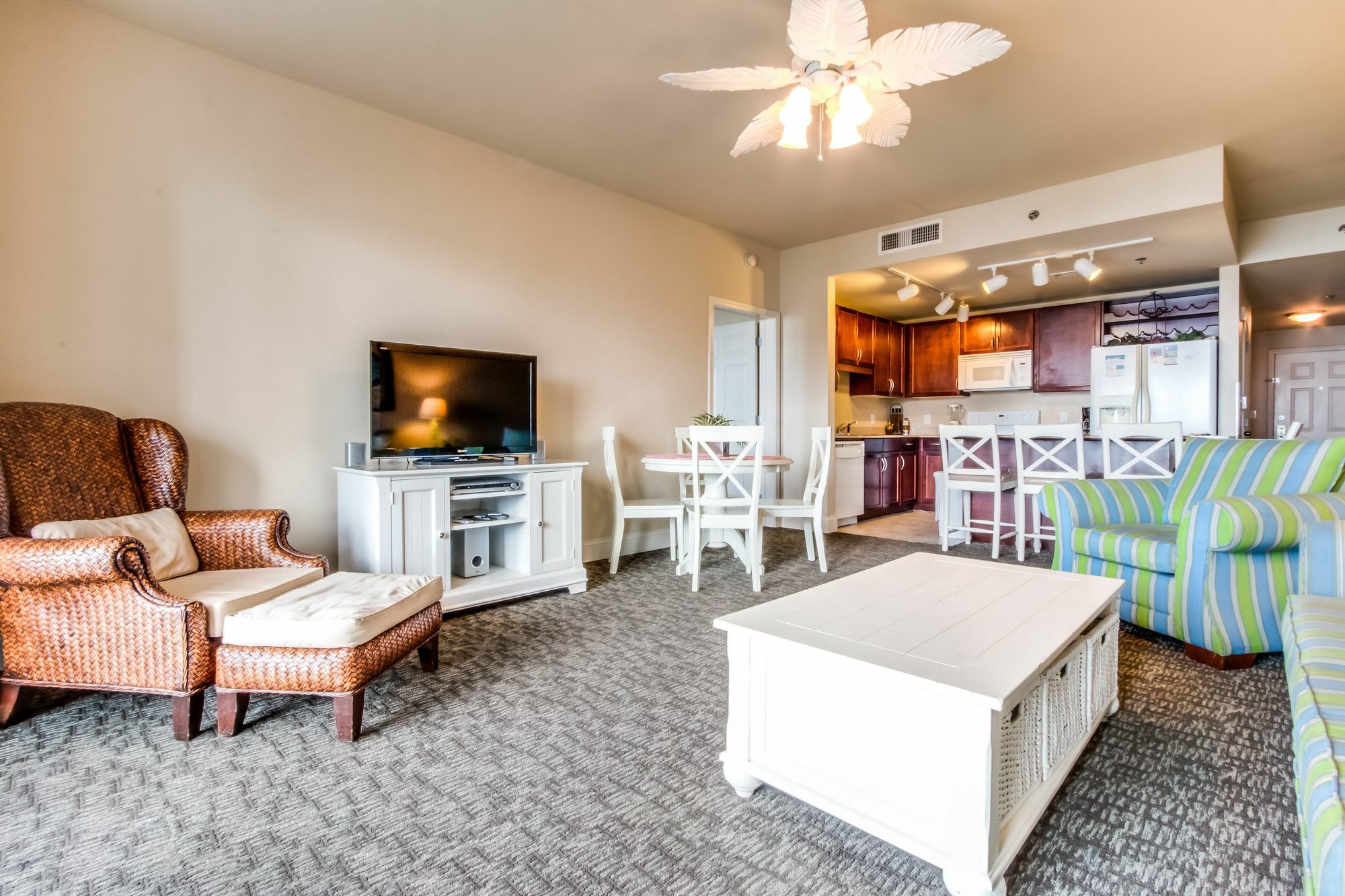Aparthotel Laketown Wharf By Book That