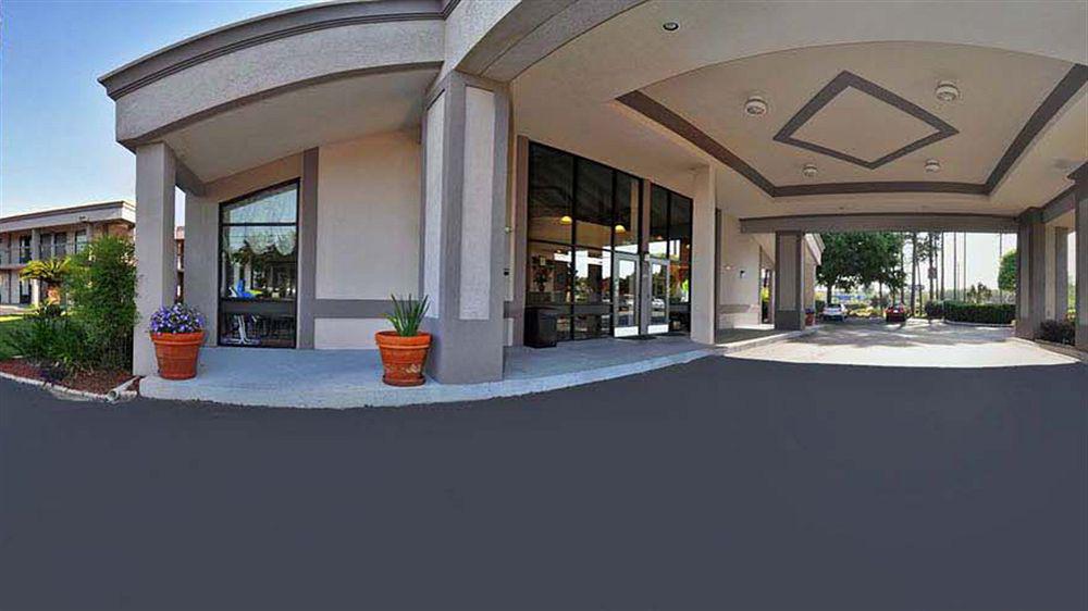 Quality & Conference Center Hotel 3*