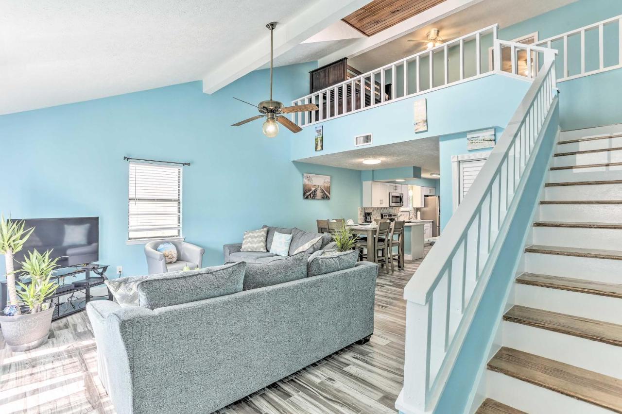 Holiday home Inviting Townhome 6 Mi To Beach!