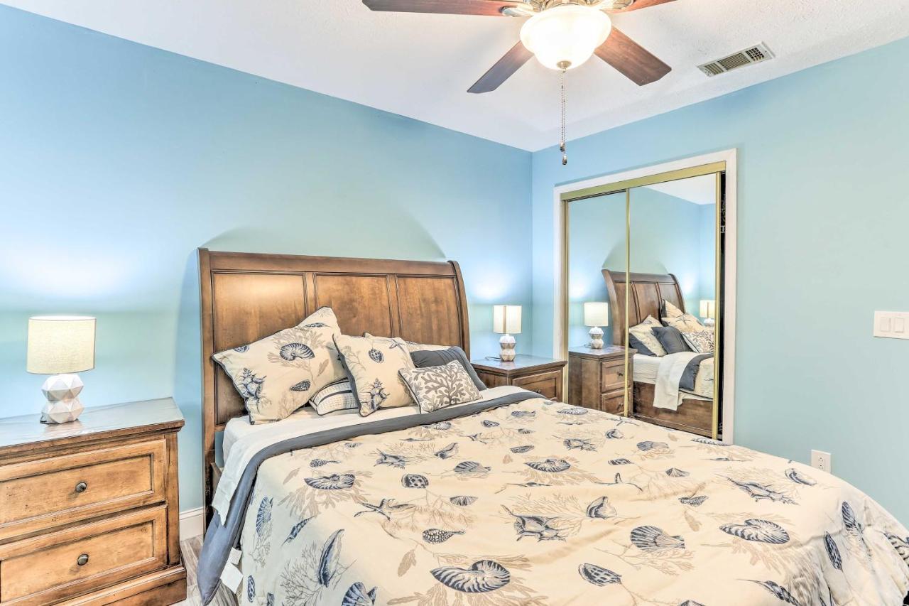 Inviting Townhome 6 Mi To Beach!