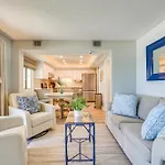 Beachfront Panama City Condo With Balcony And Views!