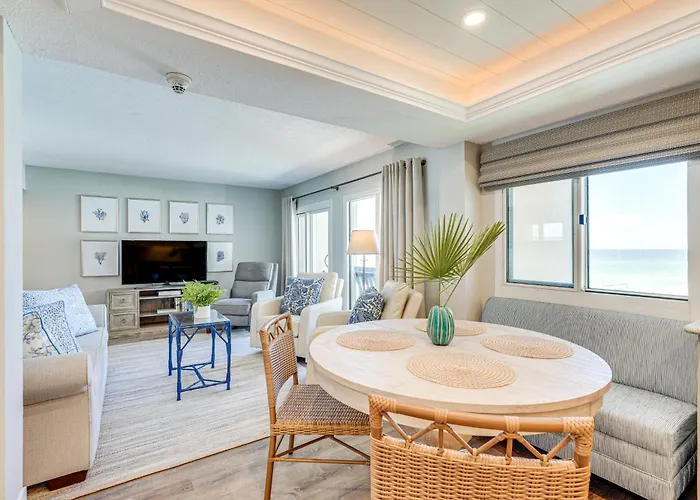 Beachfront Panama City Condo With Balcony And Views!