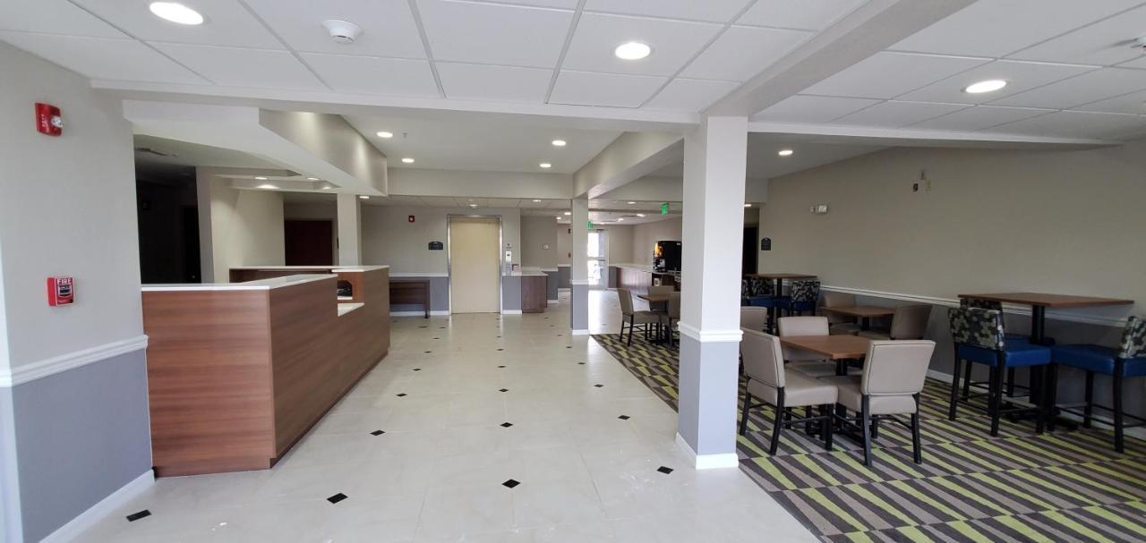 Microtel & By Wyndham Hotel