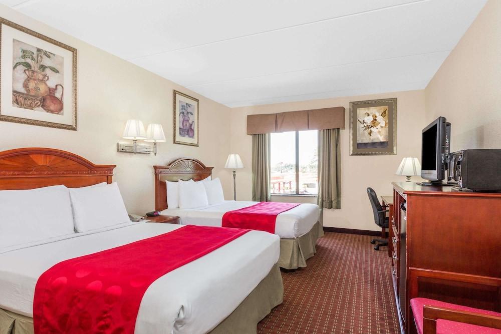 Ramada By Wyndham Hotel Panama City