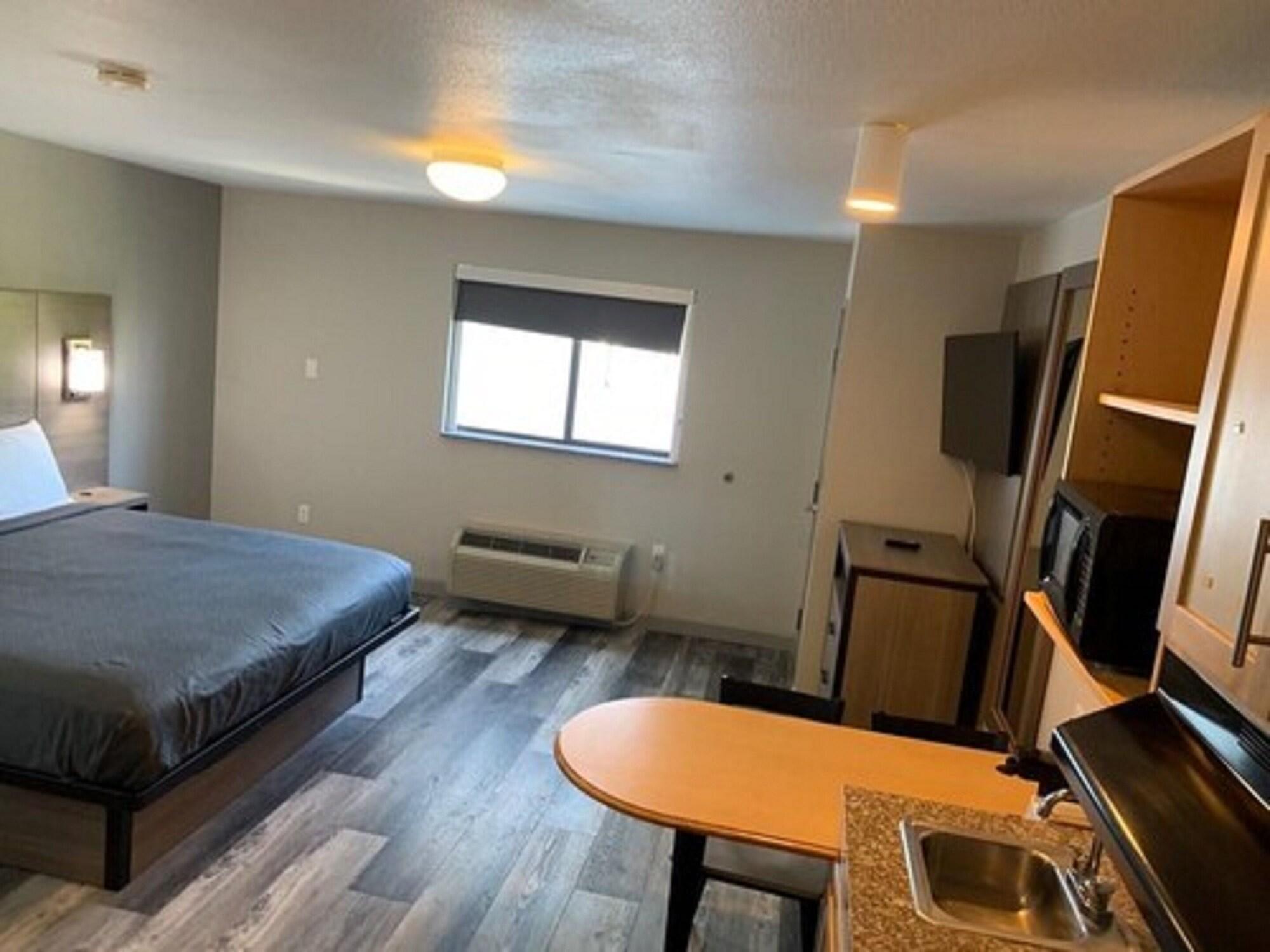 Suburban Near 2*