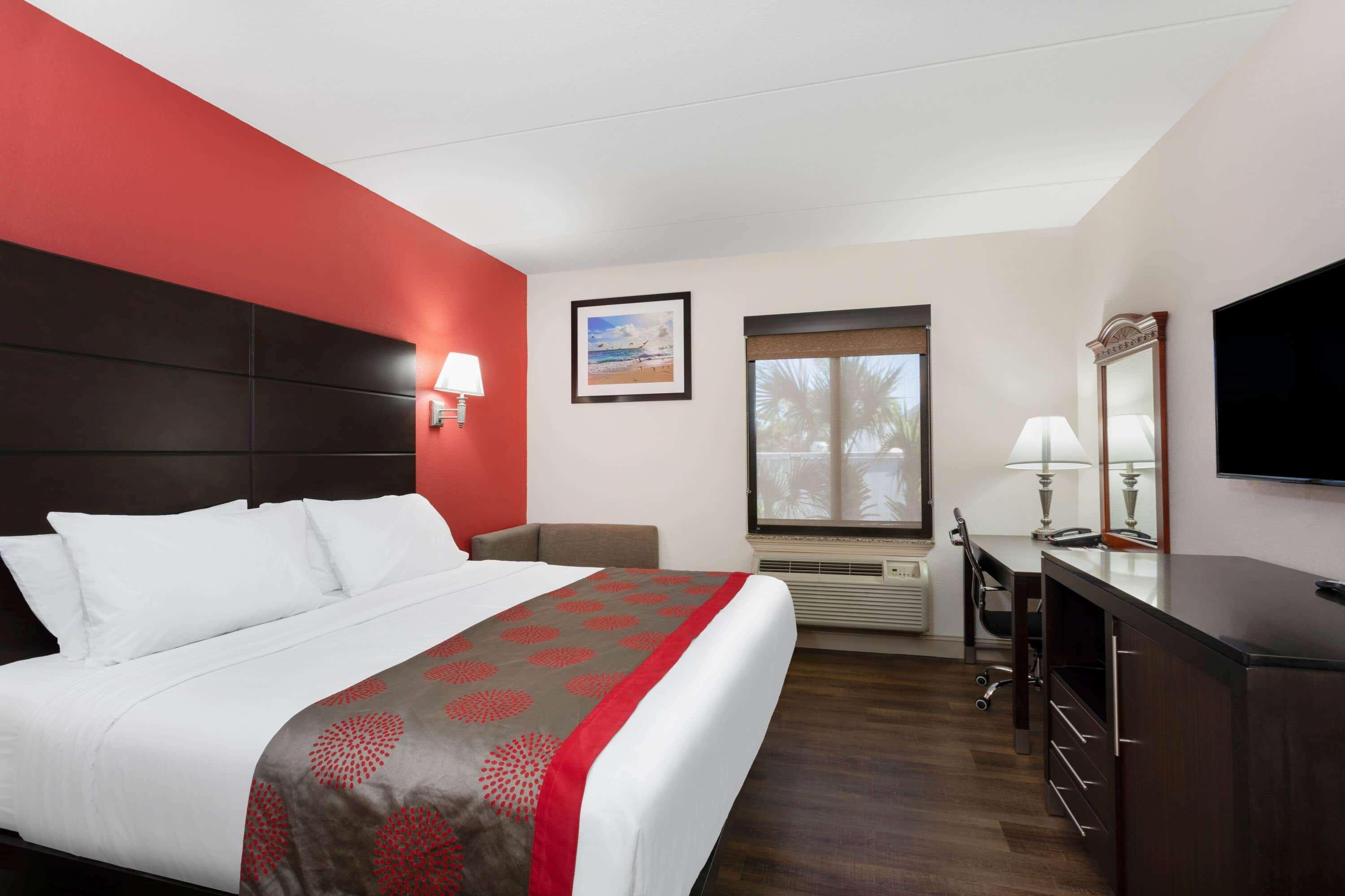 Hotel Ramada By Wyndham 2*