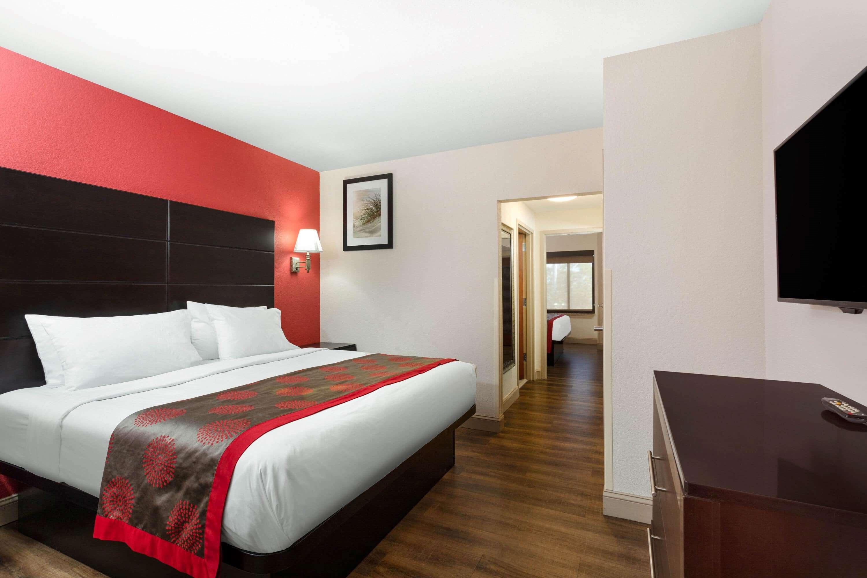 Ramada By Wyndham Hotel 2*