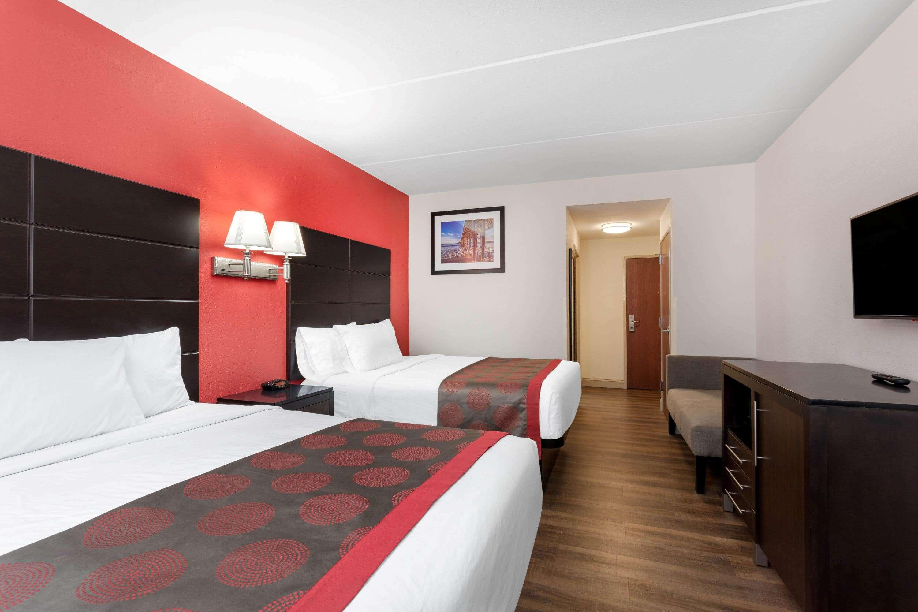Ramada By Wyndham 2*