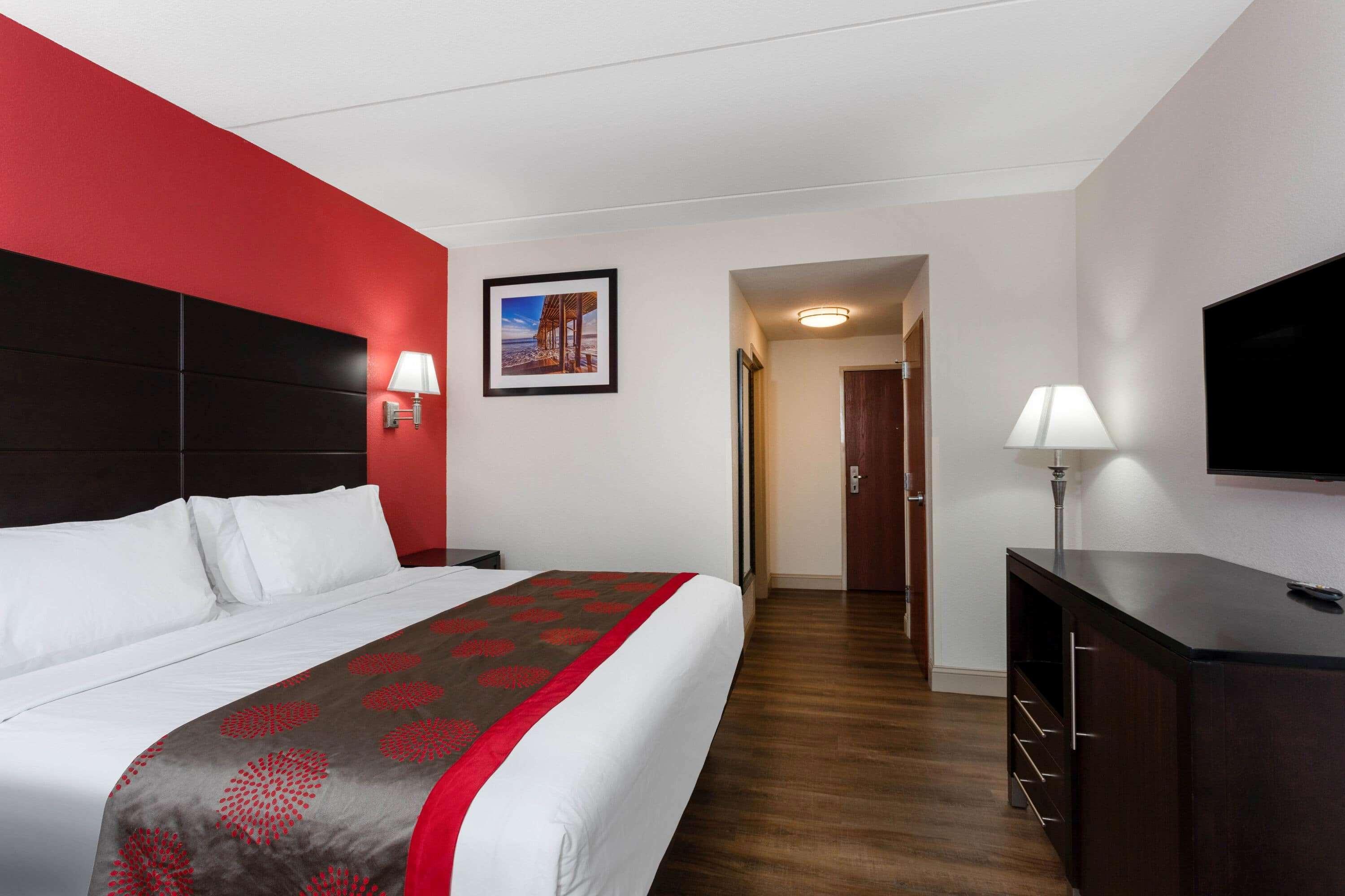 Hotel Ramada By Wyndham 2*