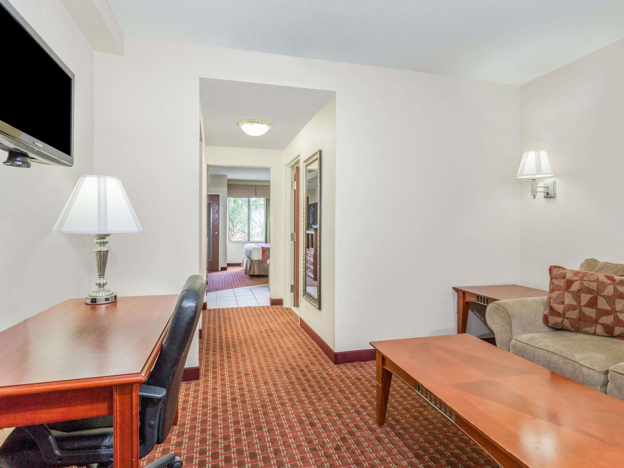Hotel Ramada By Wyndham 2*