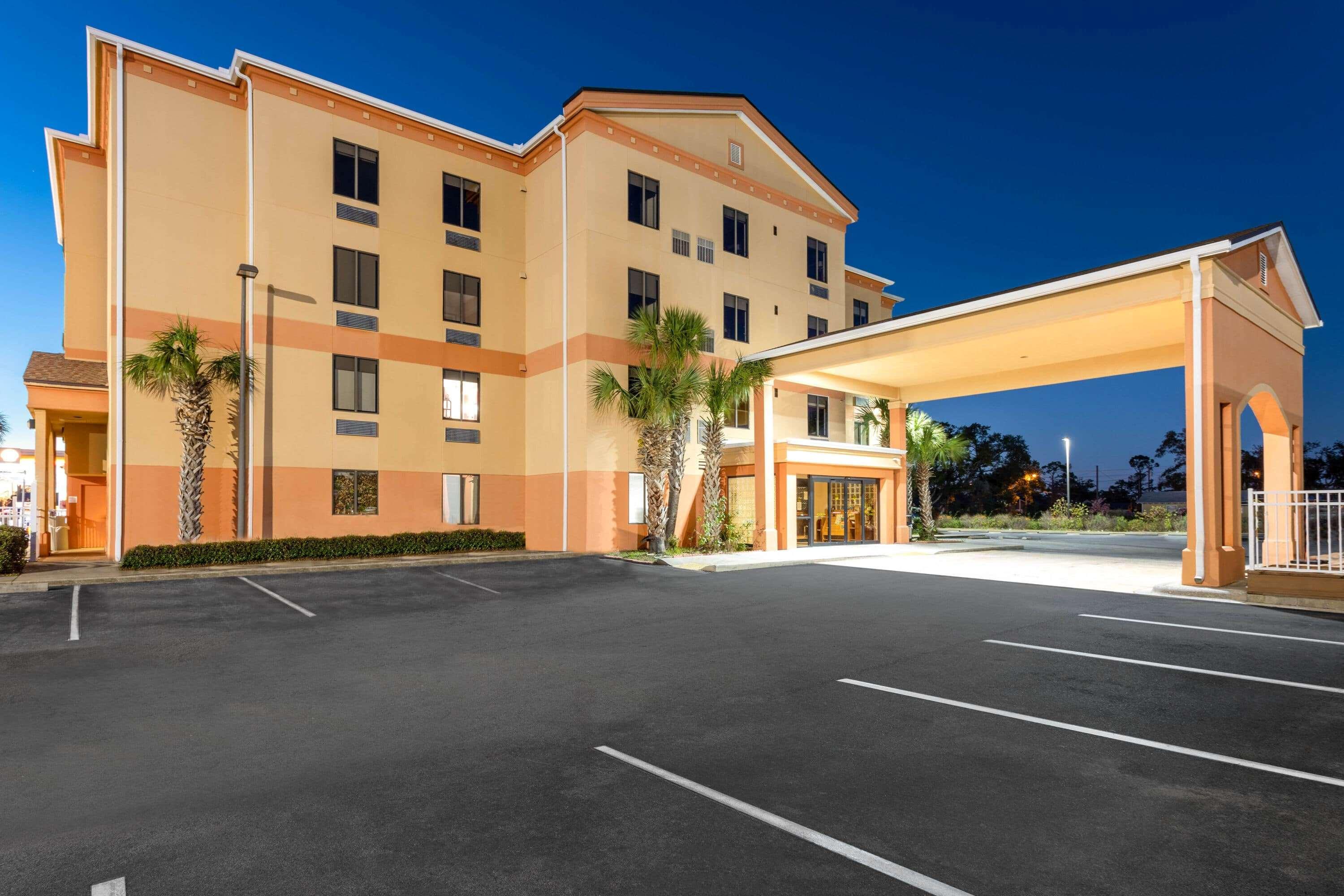 Hotel Ramada By Wyndham
