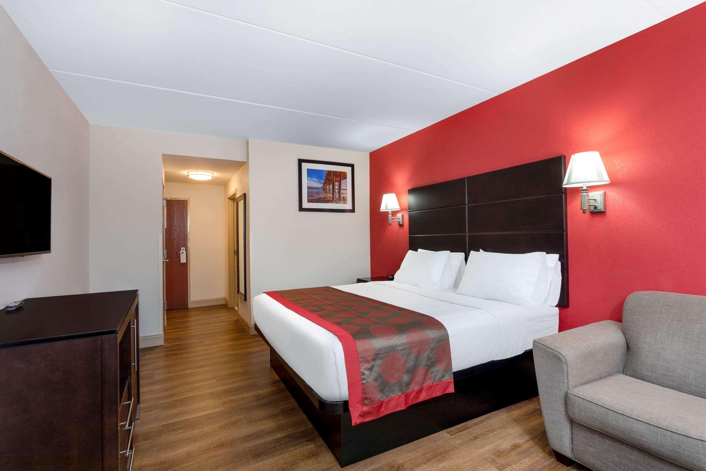 Ramada By Wyndham 2*