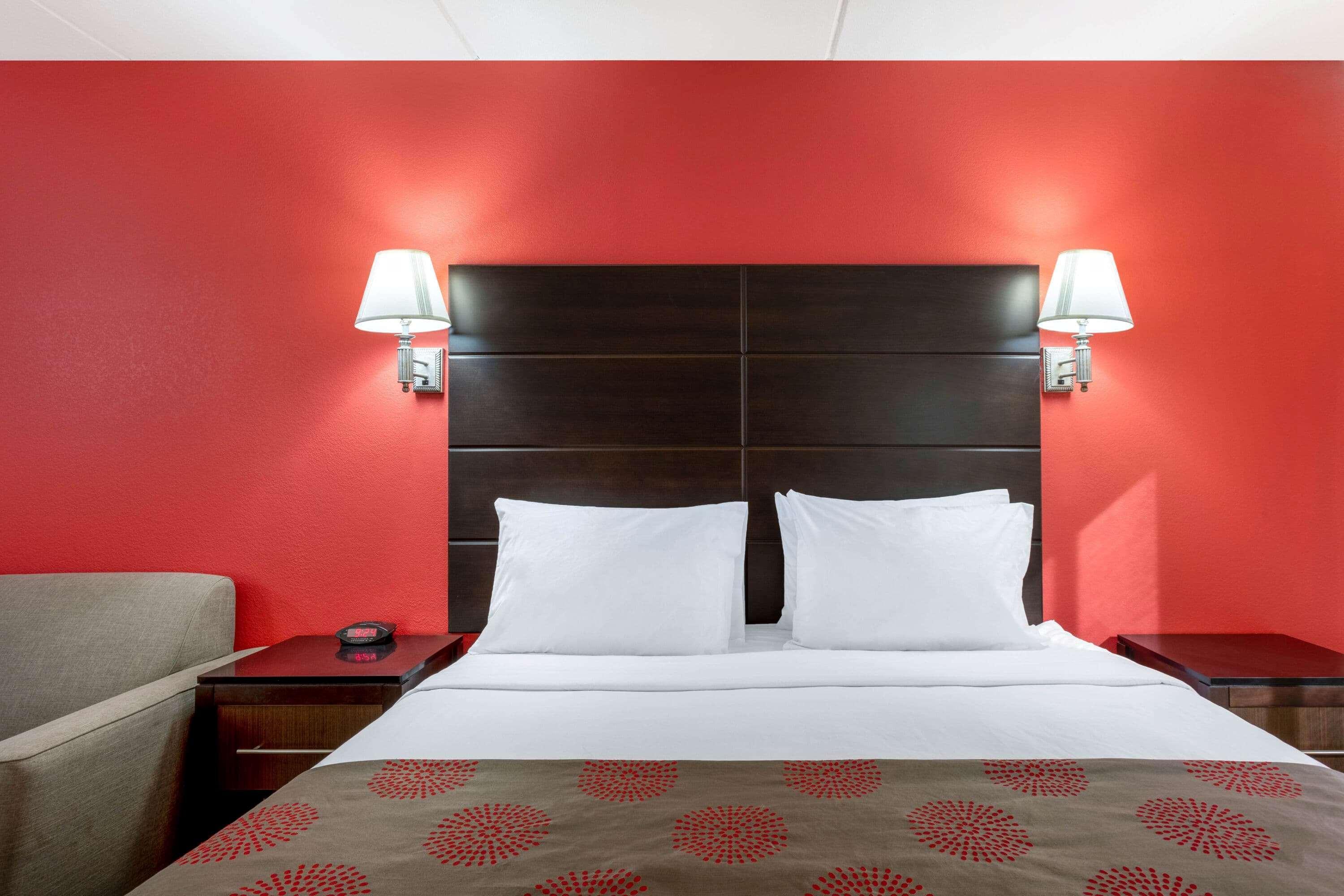 Ramada By Wyndham 2*