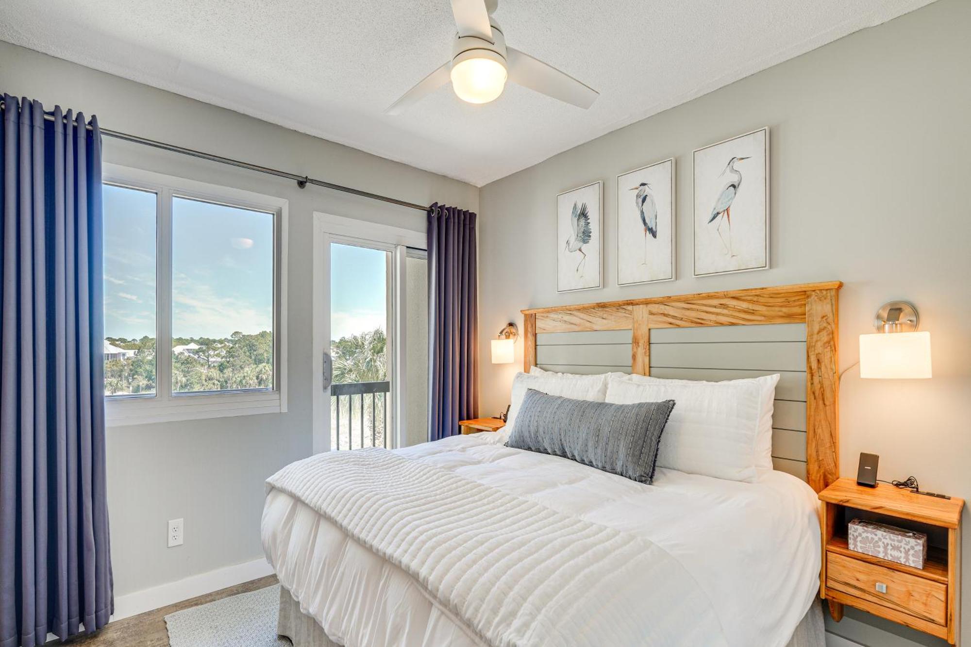 Beachfront With Balcony And Views! *