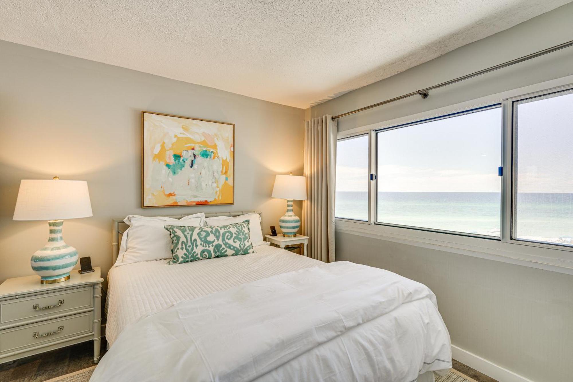 Beachfront With Balcony And Views! Apartment Panama City