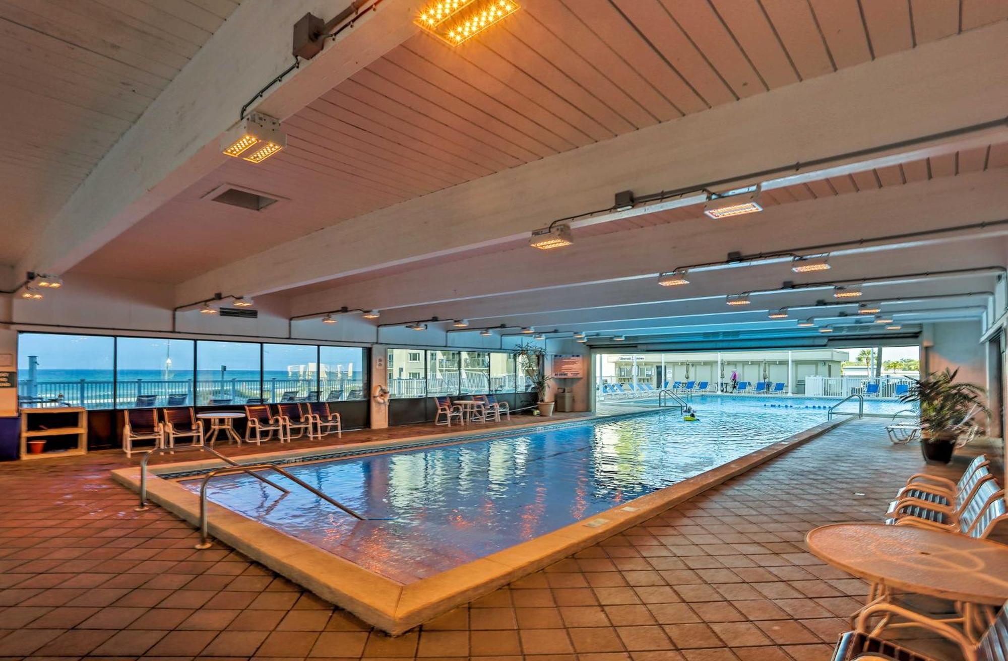 Beachfront With Balcony And Views! Apartment