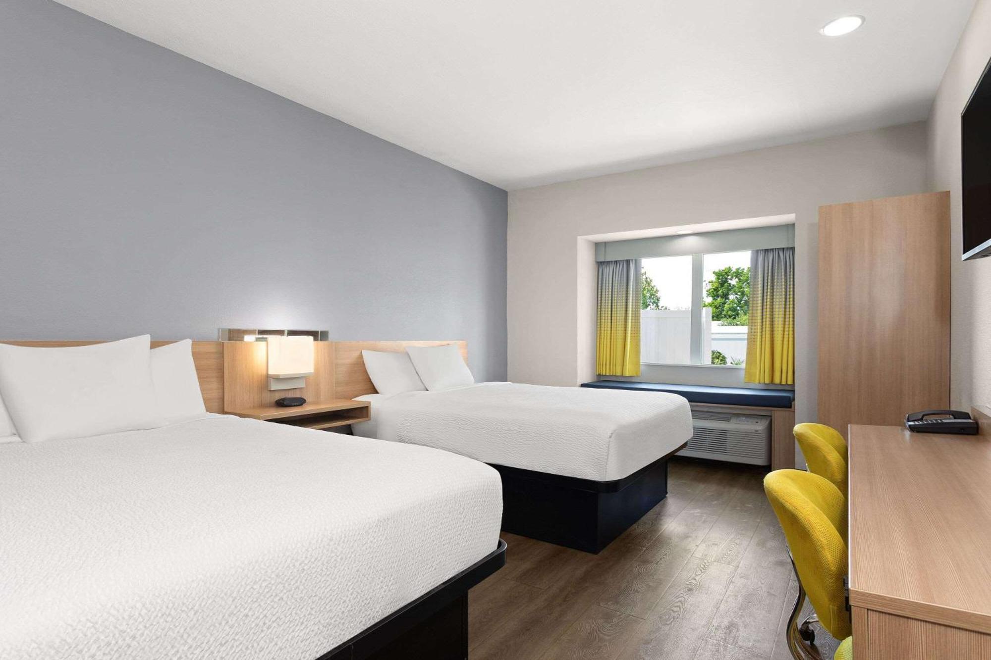 Microtel & By Wyndham Hotel Panama City