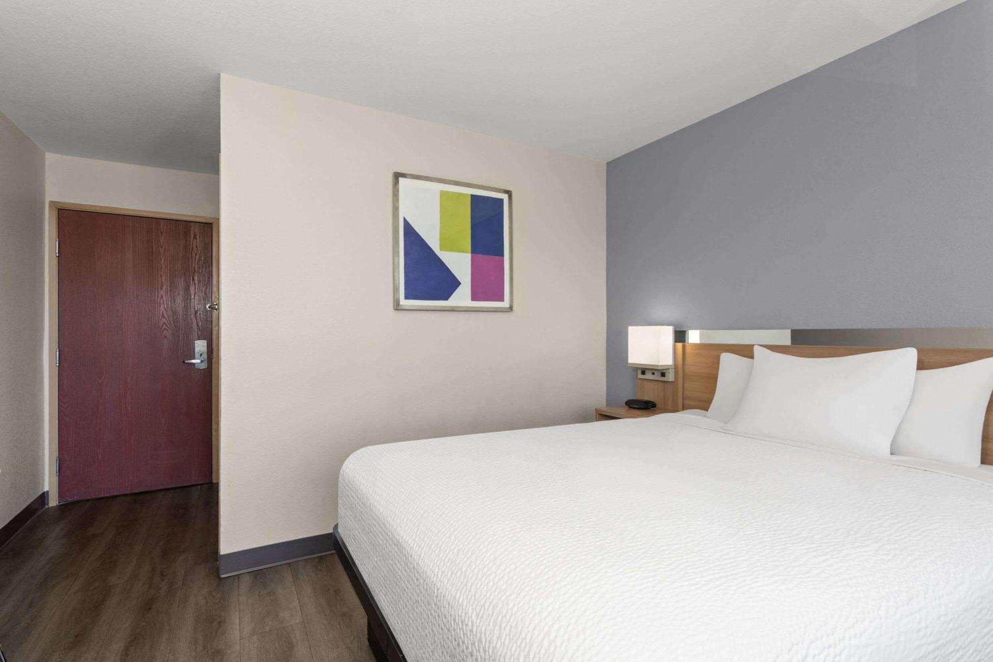 Microtel & By Wyndham 2*