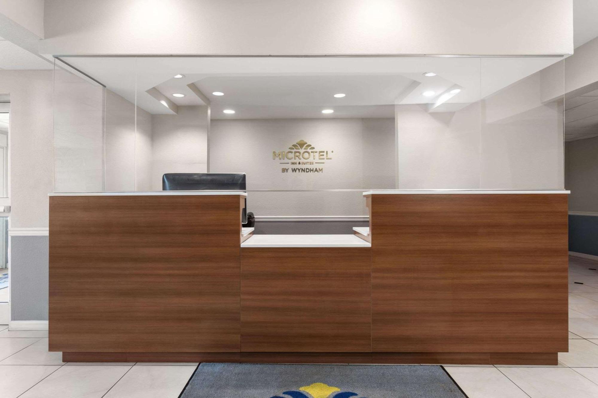 Microtel & By Wyndham 2*