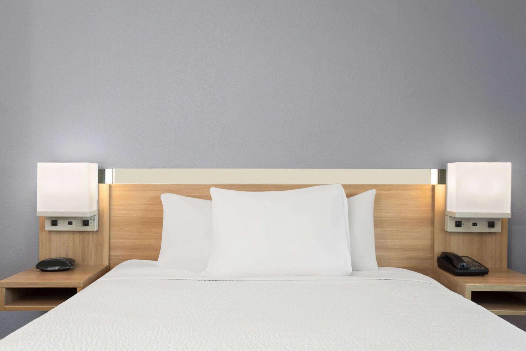 Microtel & By Wyndham Hotel 2*