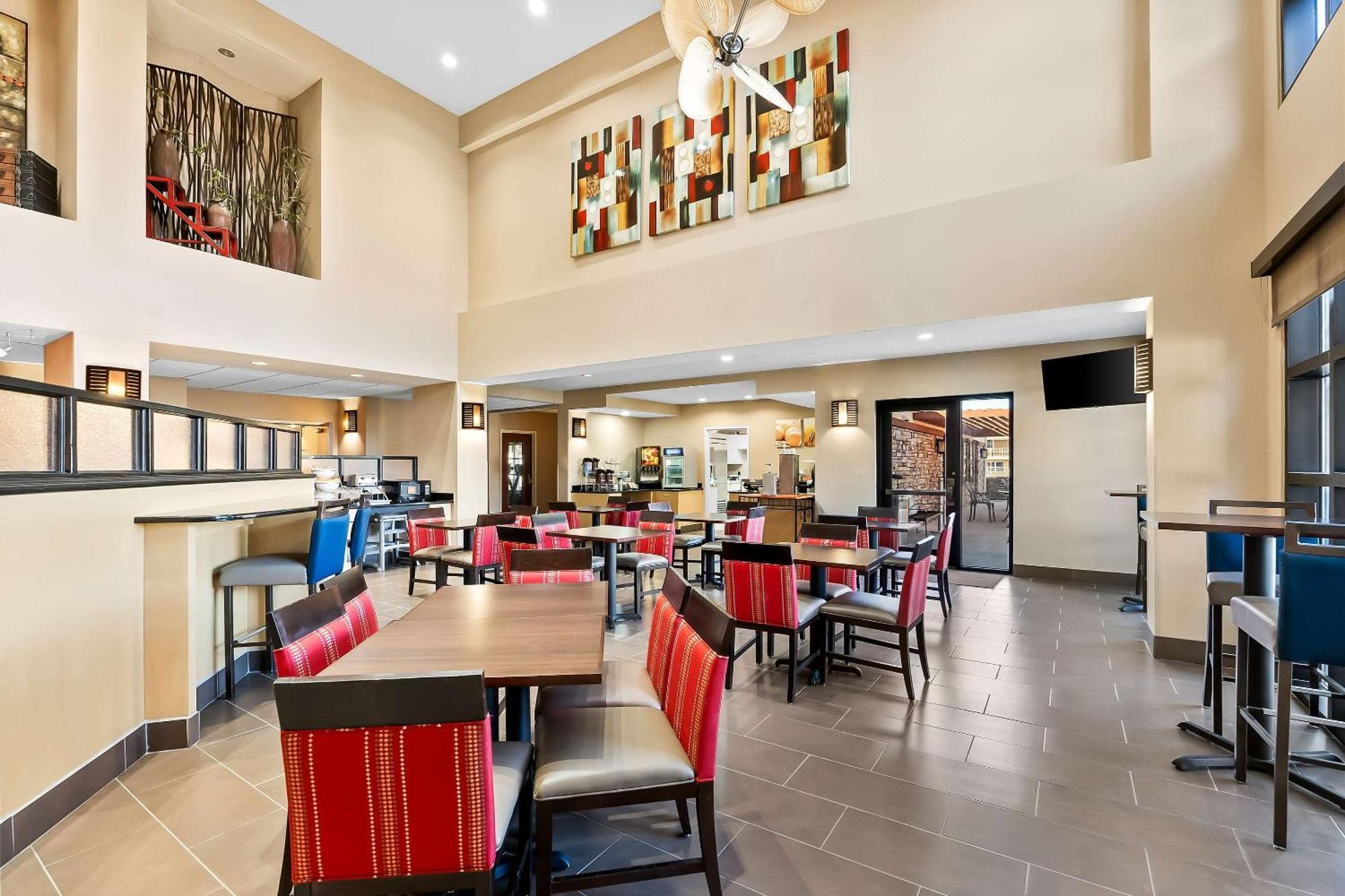 Comfort Near Tyndall Afb Hotel 3*
