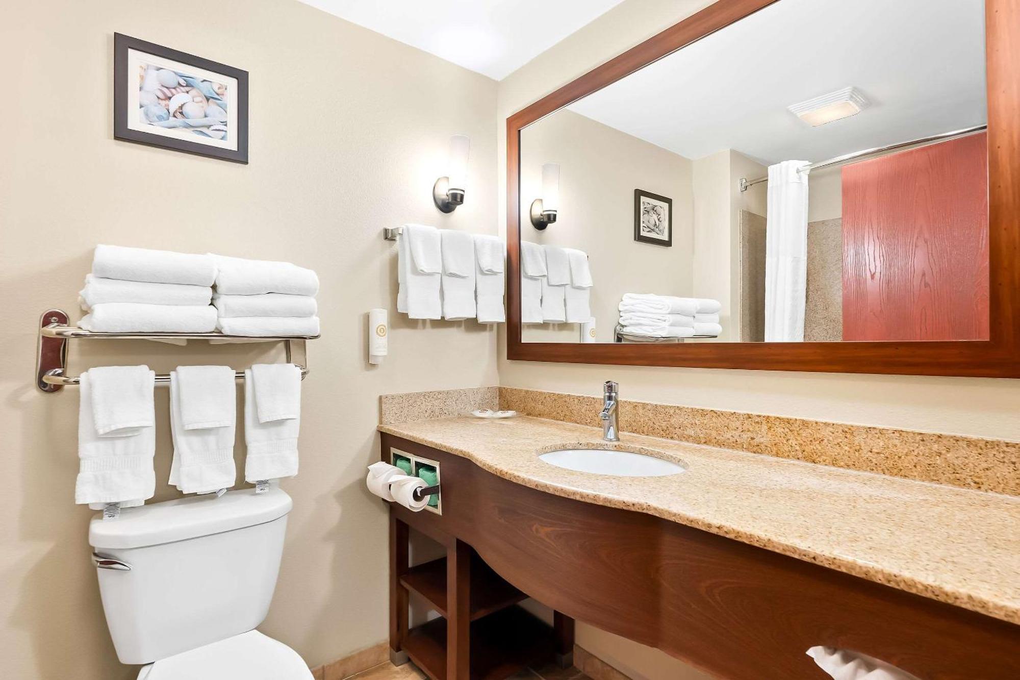 Comfort Near Tyndall Afb 3* Panama City