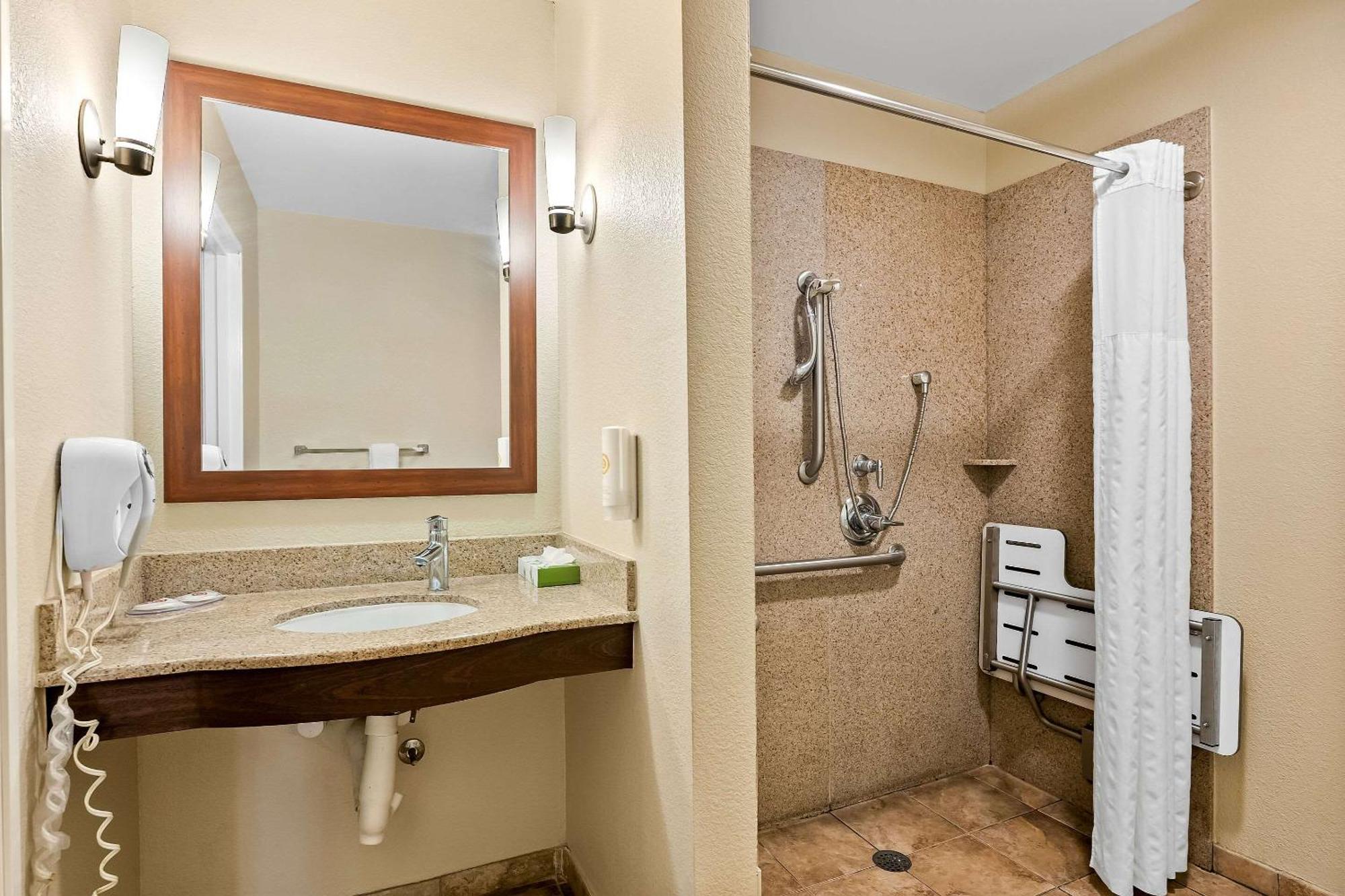 Comfort Near Tyndall Afb 3*