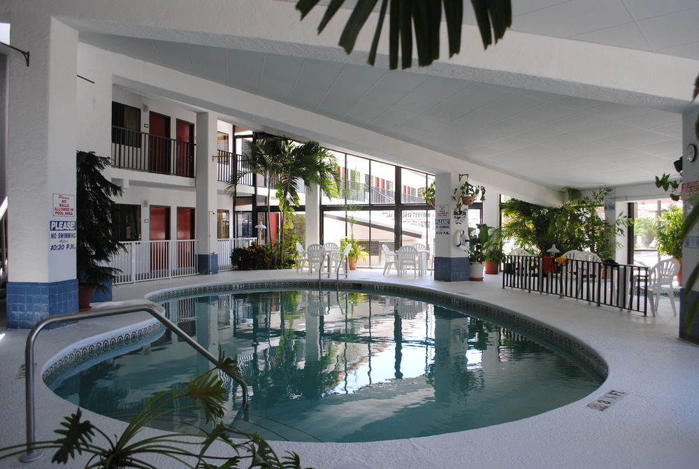Motel Palmetto & On The 3*