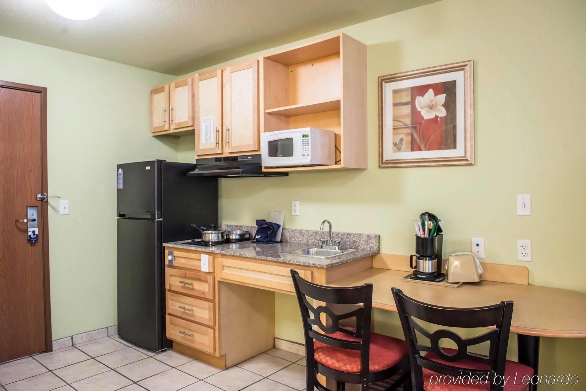 Hotel Suburban Near 2*