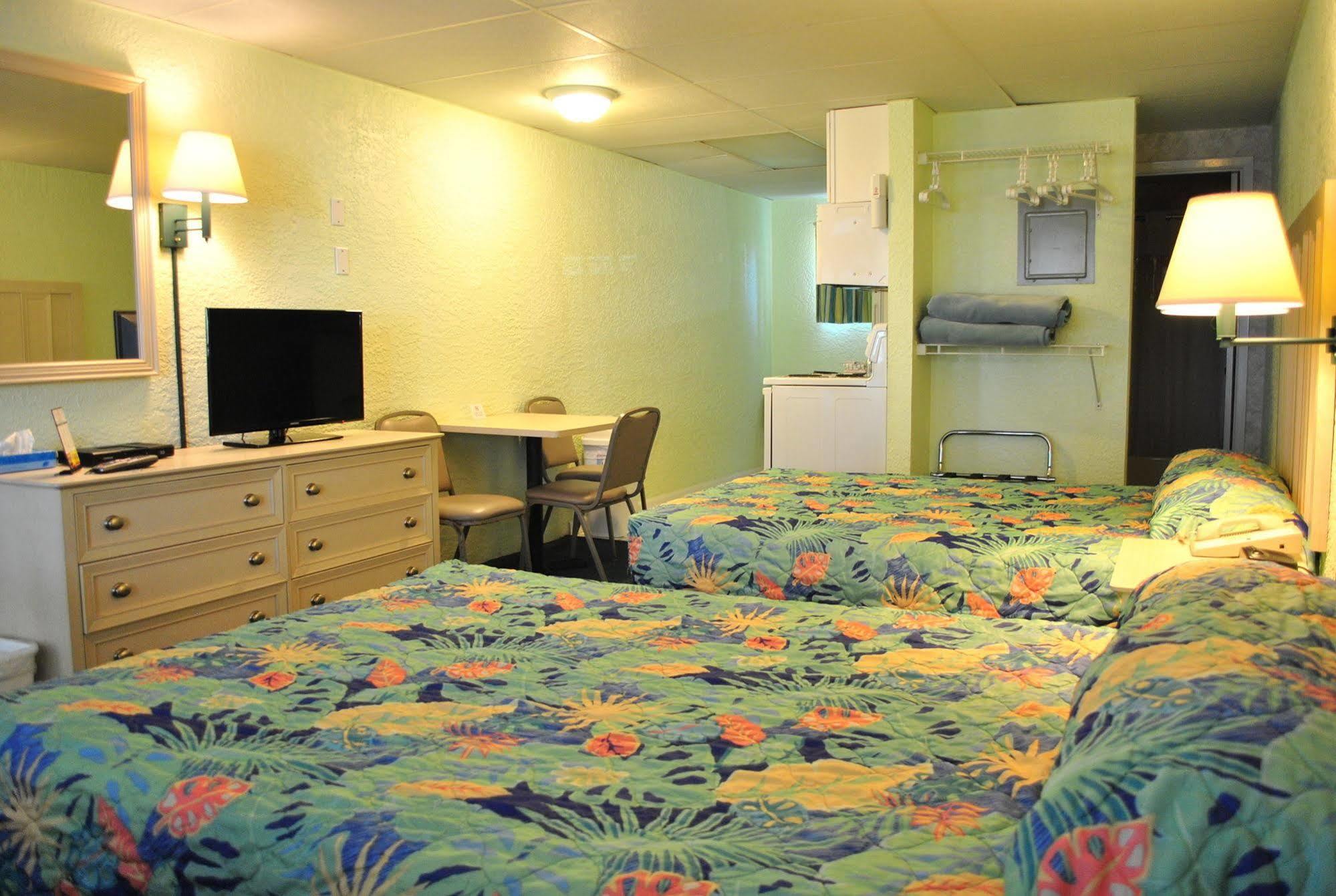 Palmetto & On The Motel 3*