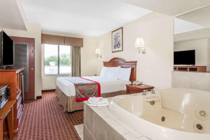 Ramada By Wyndham