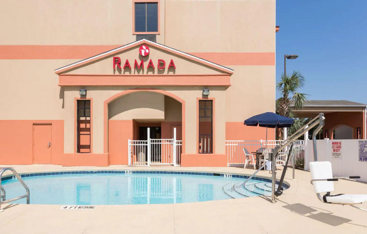 Ramada By Wyndham Hotel 2*